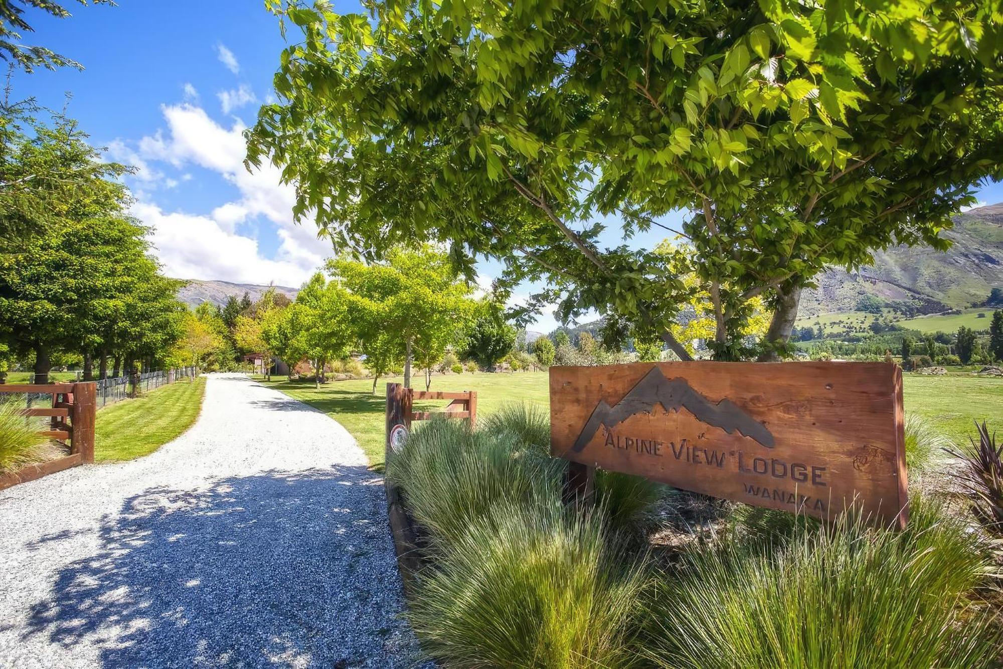 Alpine View Lodge Wanaka Exterior photo